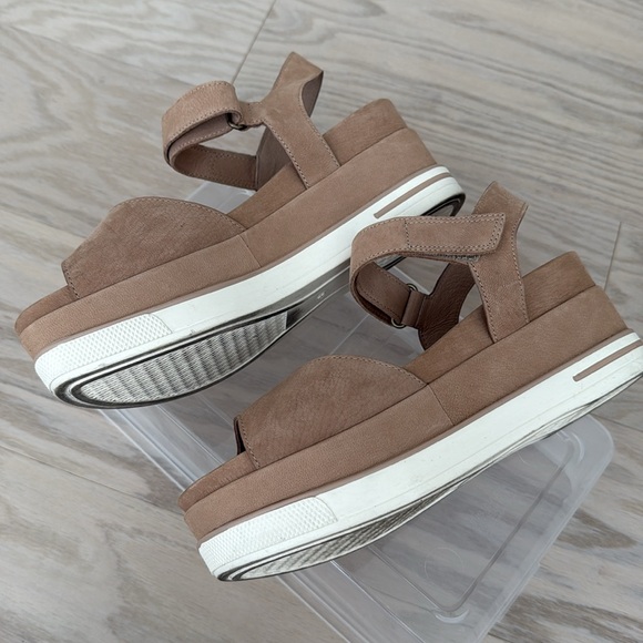 Eileen Fisher women’s Tan Wedge Sandals - Picture 4 of 5